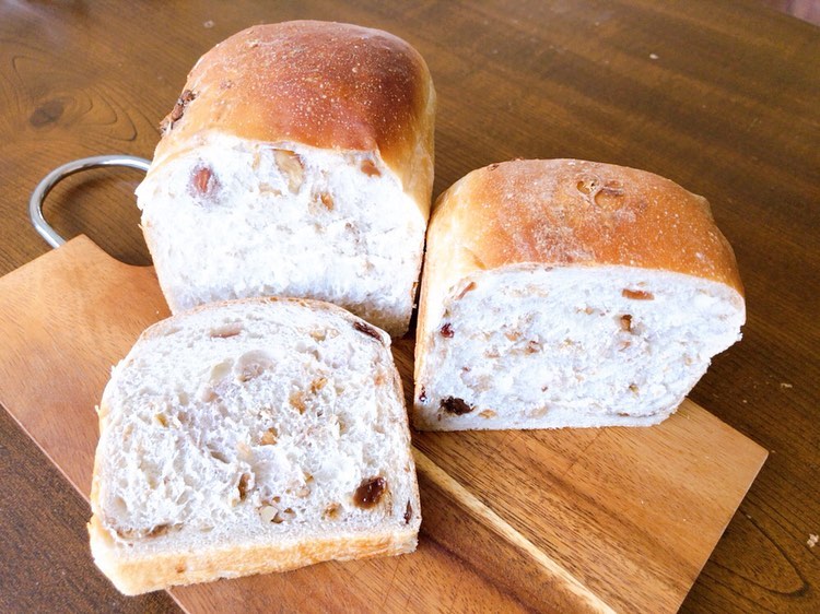 グラノーラの食パン