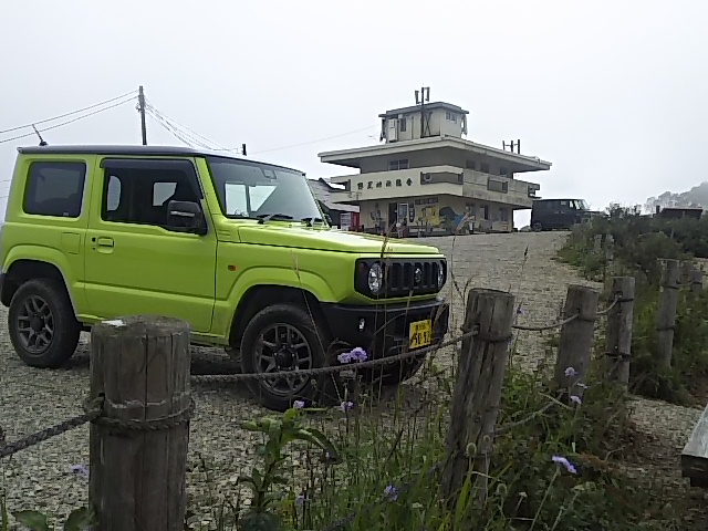 野反湖駐車場で