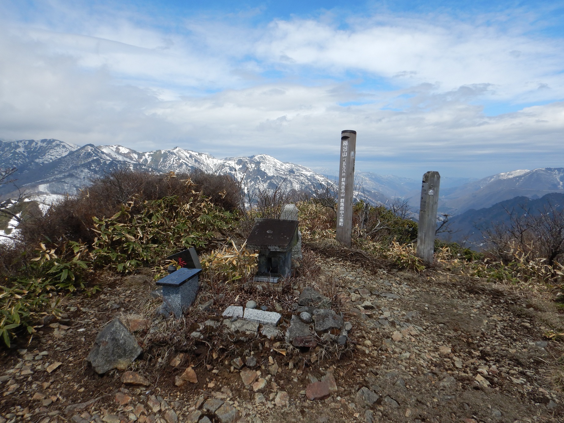 稲包山山頂