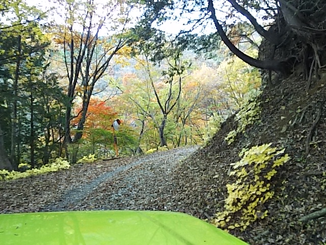 オフロードが続く「秋鹿林道」